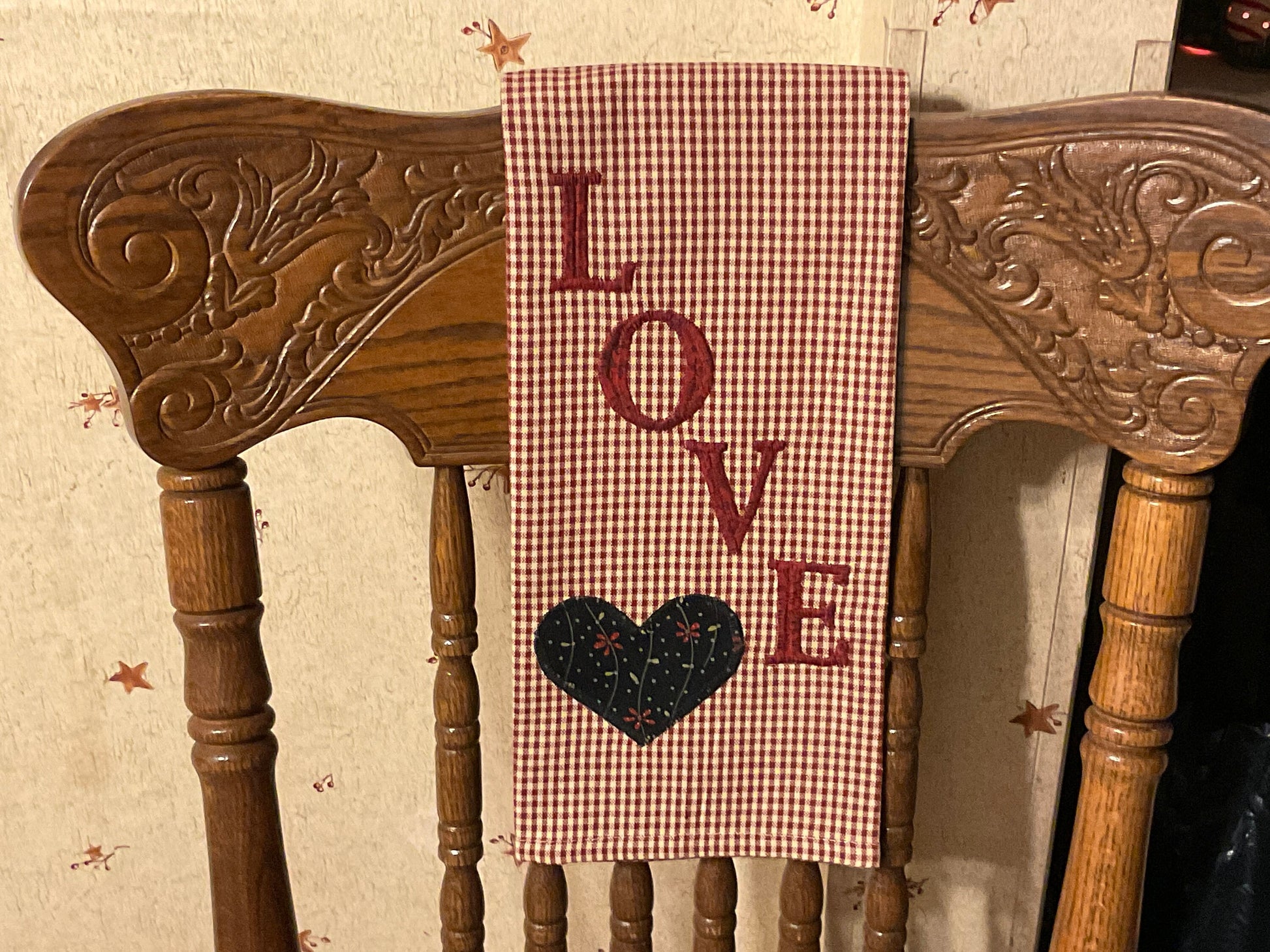 Primitive Farmhouse Valentine Towels Item #1601