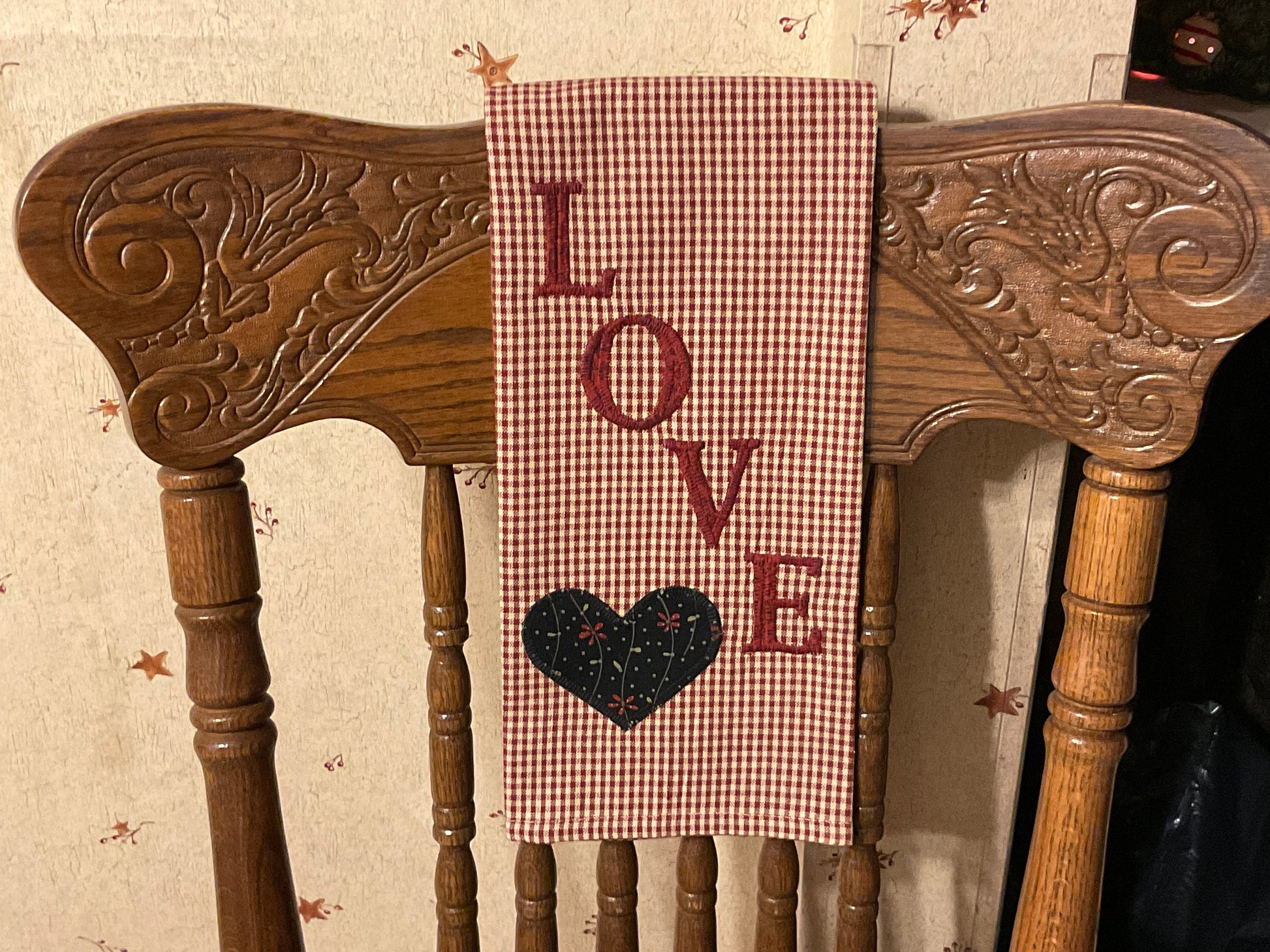 Primitive Farmhouse Valentine Towels Item #1601