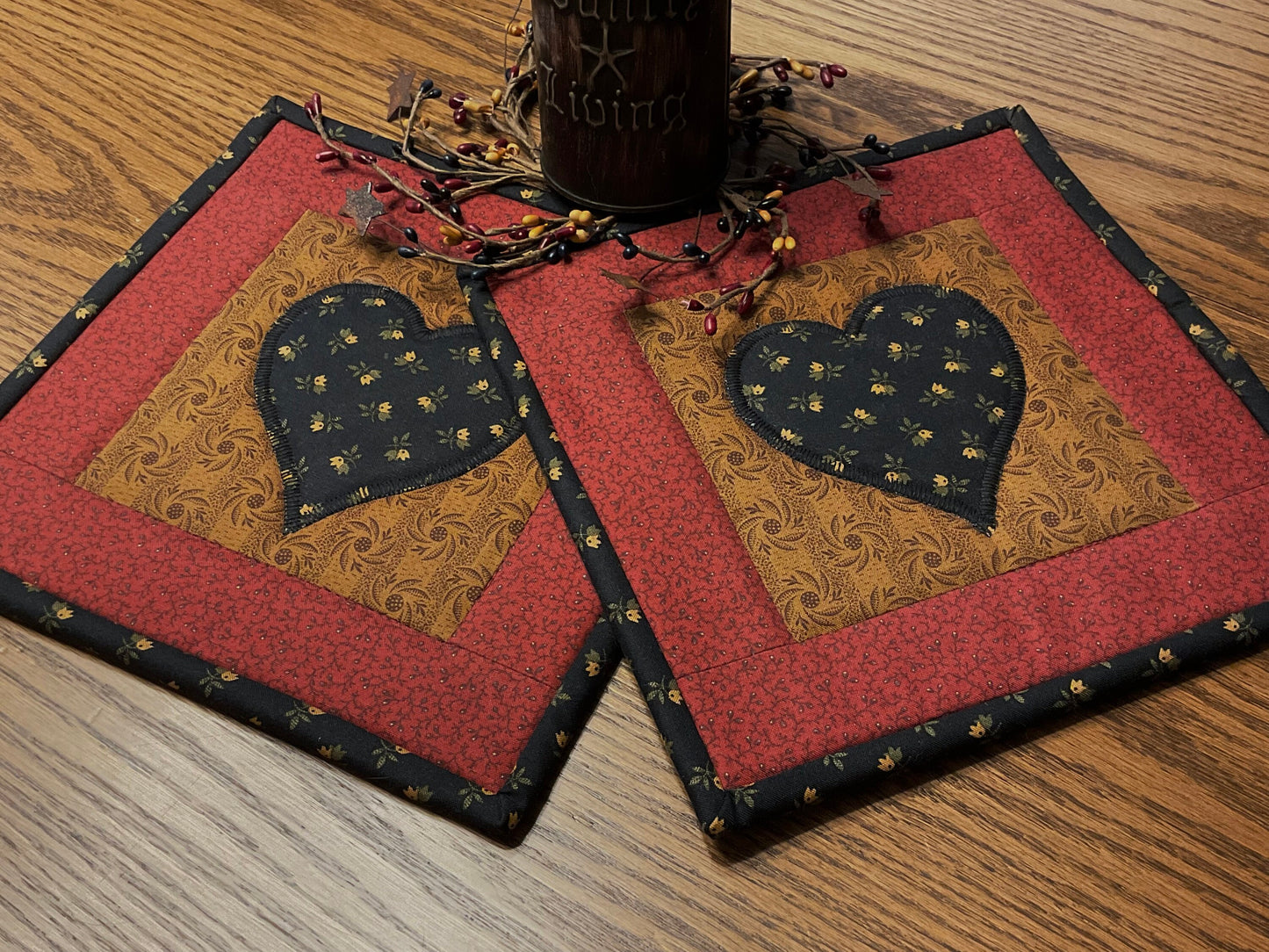 Primitive Farmhouse Valentine Potholders Item #1607