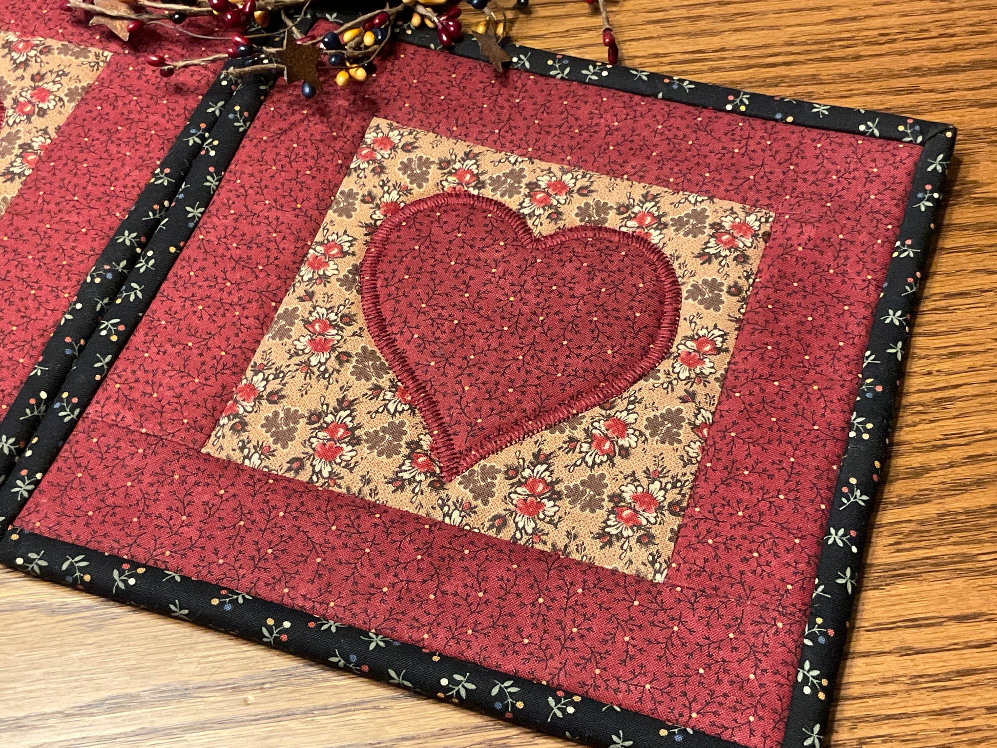 Primitive Farmhouse Valentine Potholders Item #1827