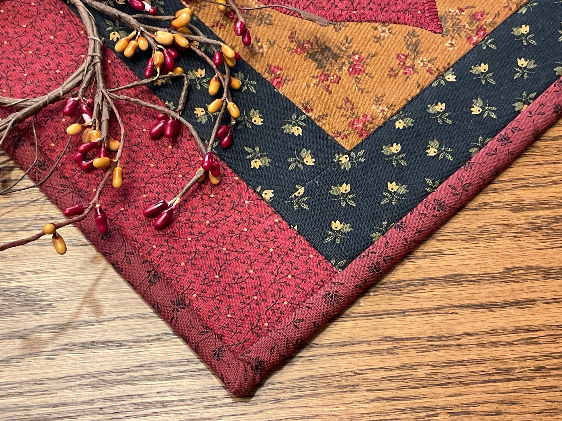 Primitive Farmhouse Valentine Table Runner Item 1826