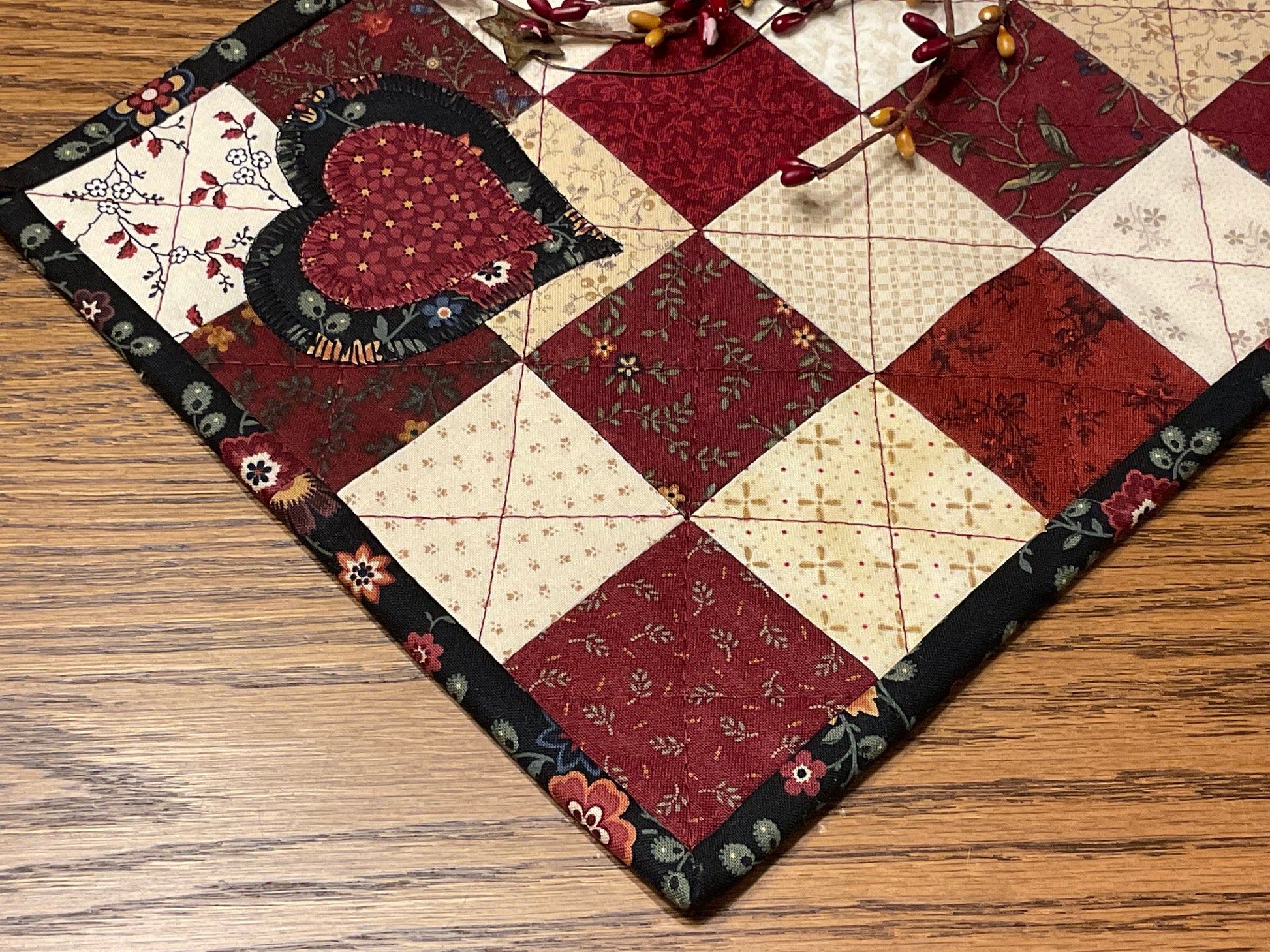 Primitive Farmhouse Valentine Heart Table Runner Item #1598