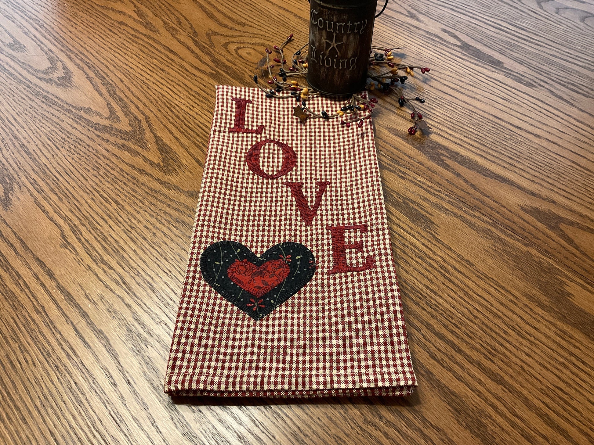 Primitive Farmhouse Valentine Towels Item #1604