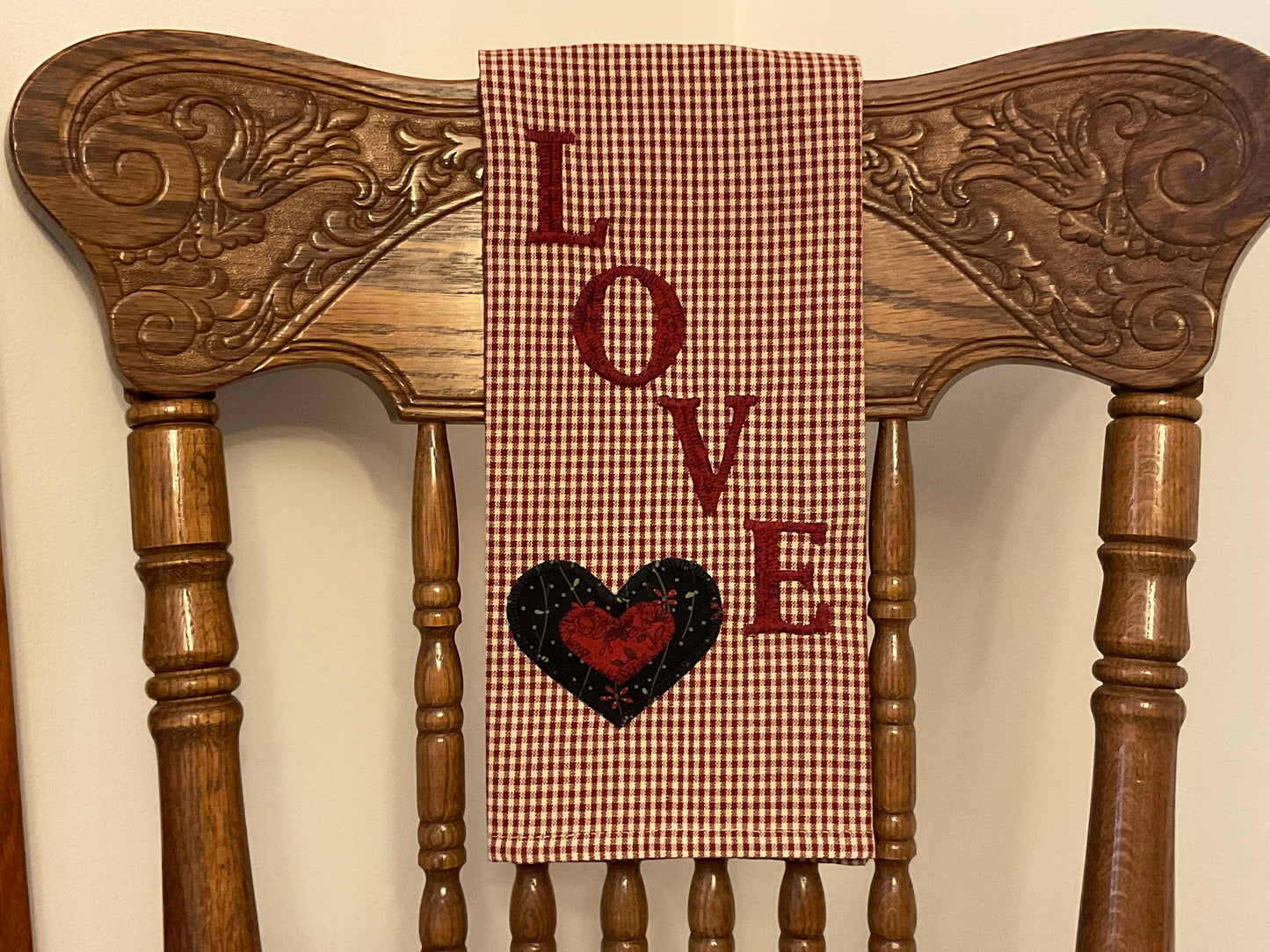 Primitive Farmhouse Valentine Towels Item #1604