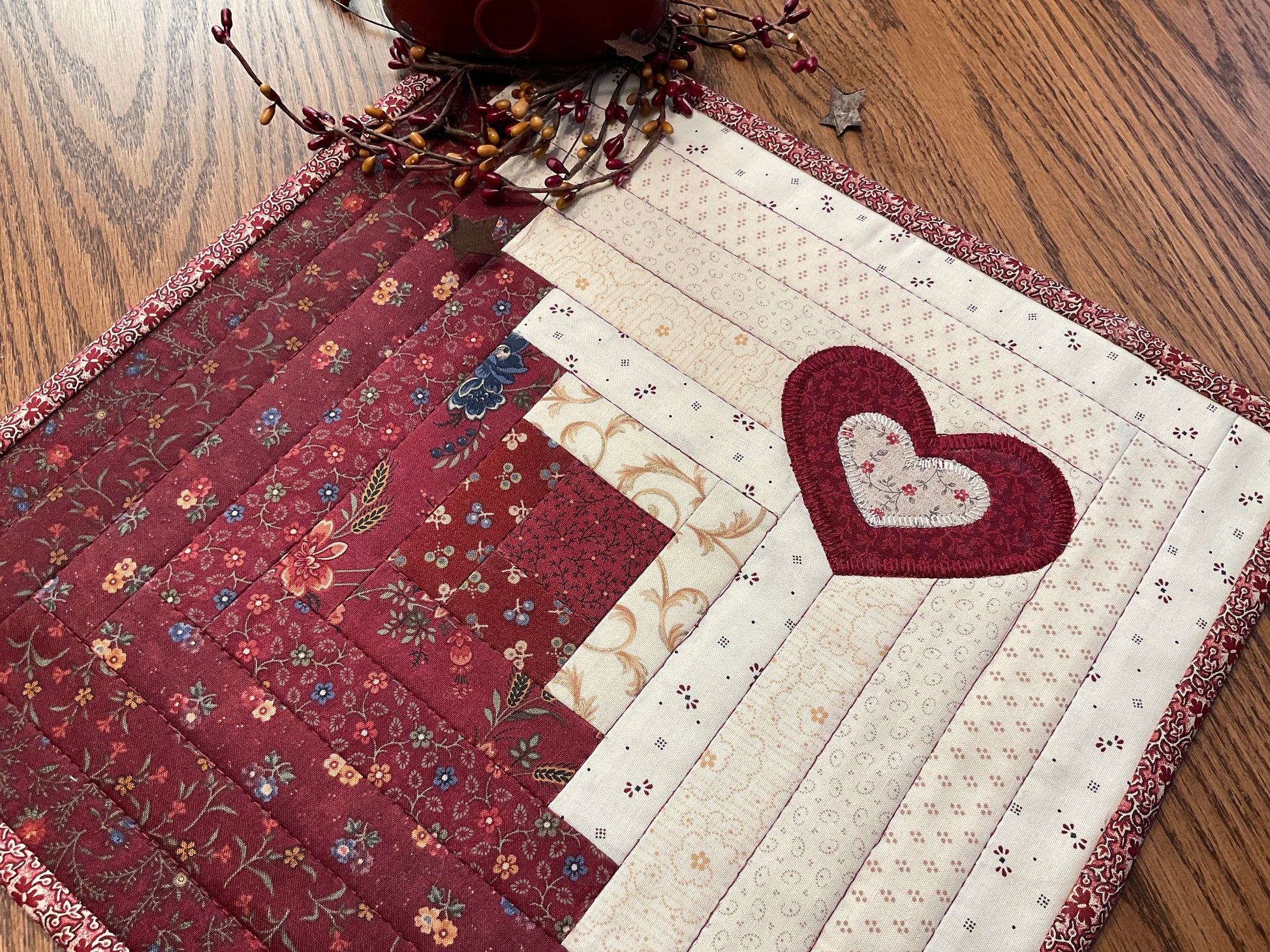 Primitive Farmhouse Log Cabin Valentine Table Topper Item #1628