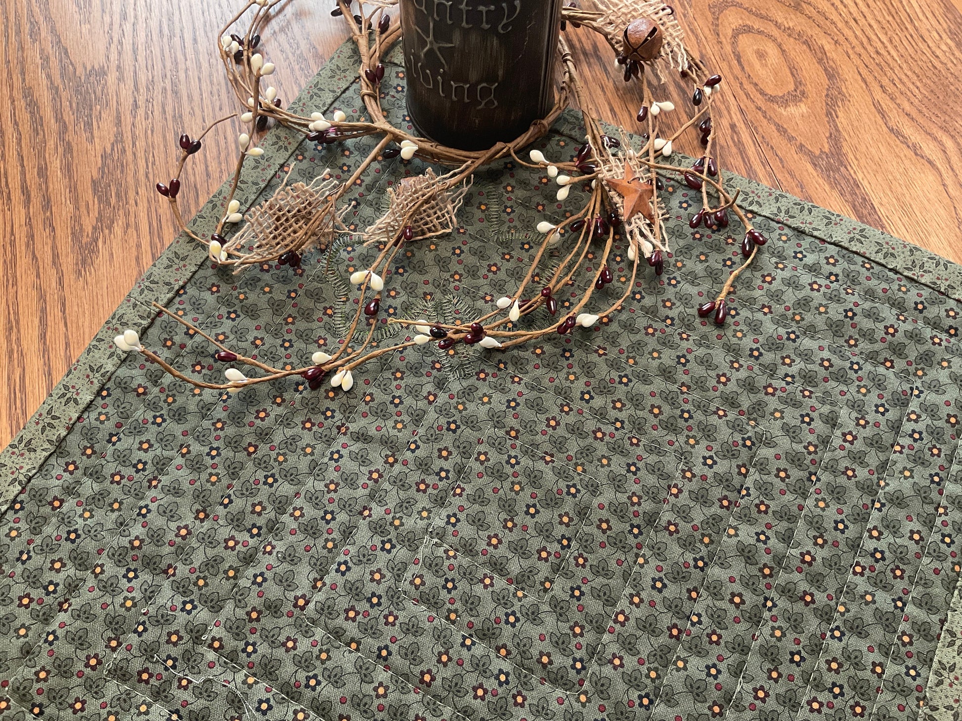 Primitive Farmhouse Log Cabin St.Patrick’s Table Topper Item #1631