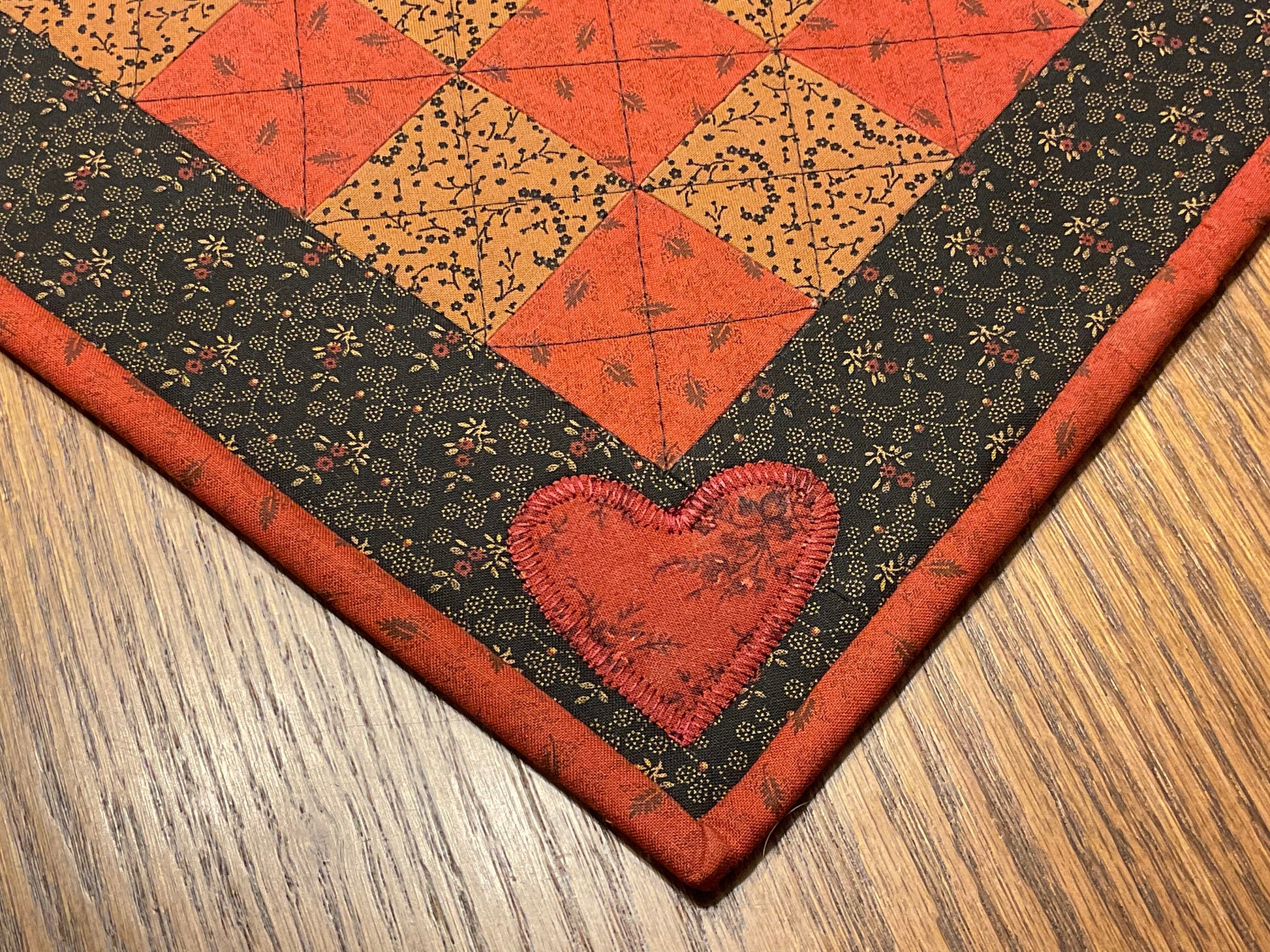 Primitive Farmhouse Valentine Table Topper Item #1623