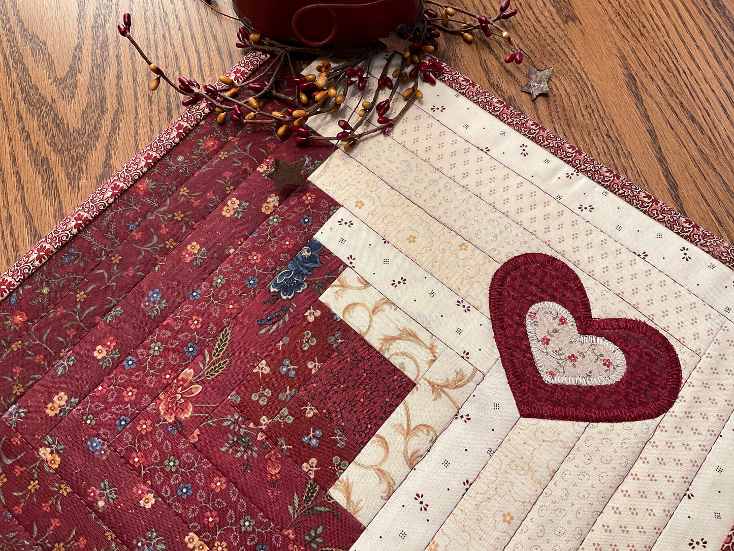 Primitive Farmhouse Log Cabin Valentine Table Topper Item #1628