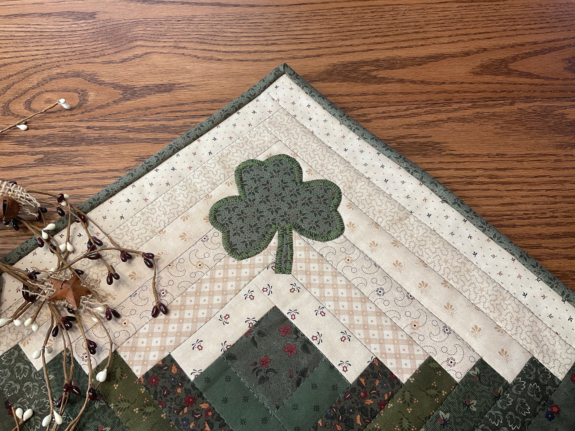 Primitive Farmhouse Log Cabin St.Patrick’s Table Topper Item #1630