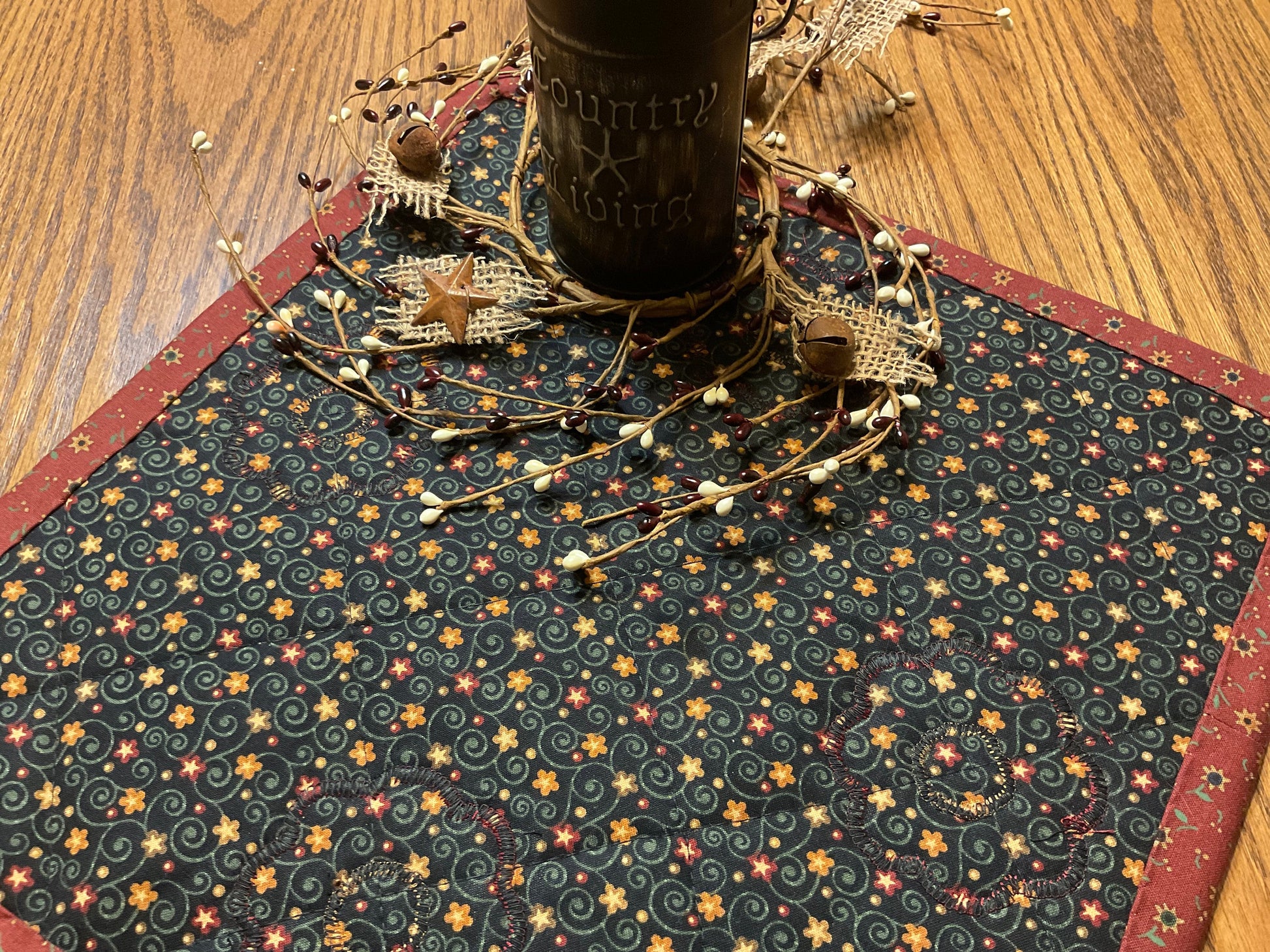 Primitive Farmhouse Flower Table Topper Item #1695