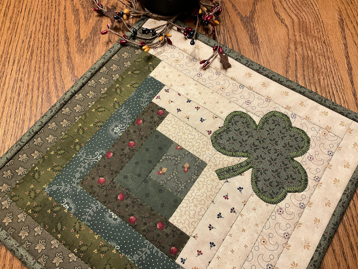 Primitive Farmhouse Log Cabin St.Patrick’s Table Topper Item #1638