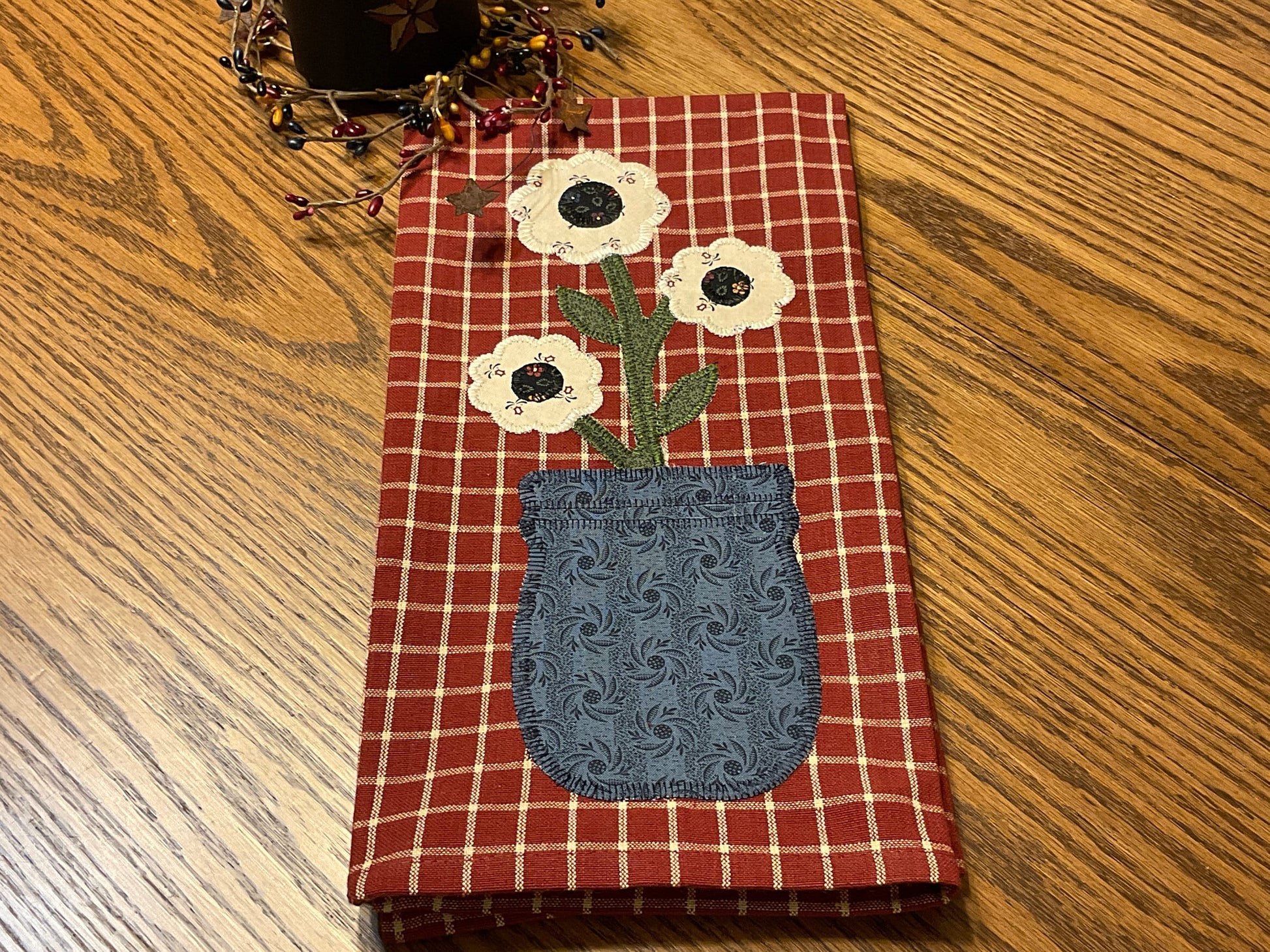 Primitive Farmhouse Spring Flowers Towel Item #1662