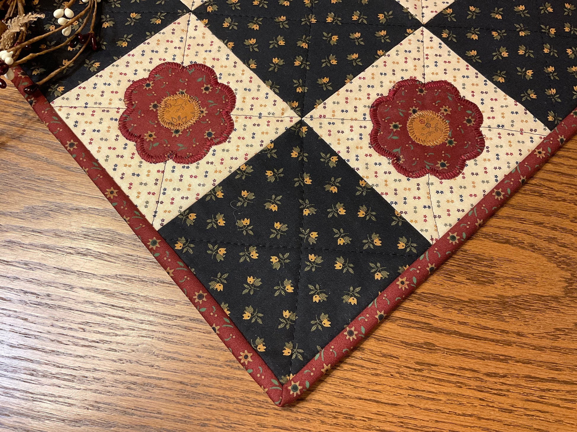 Primitive Farmhouse Flower Table Topper Item #1695
