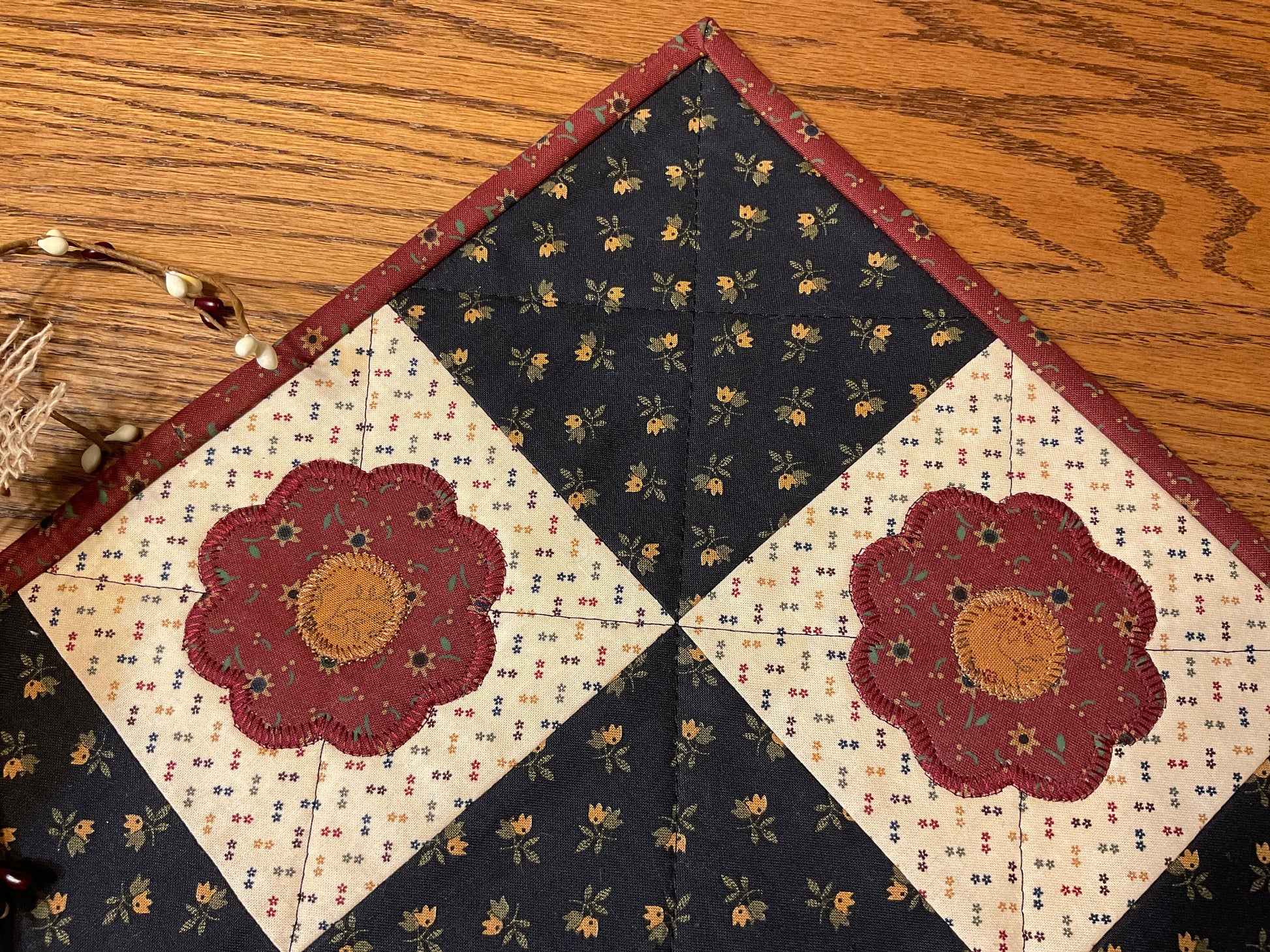 Primitive Farmhouse Flower Table Topper Item #1695