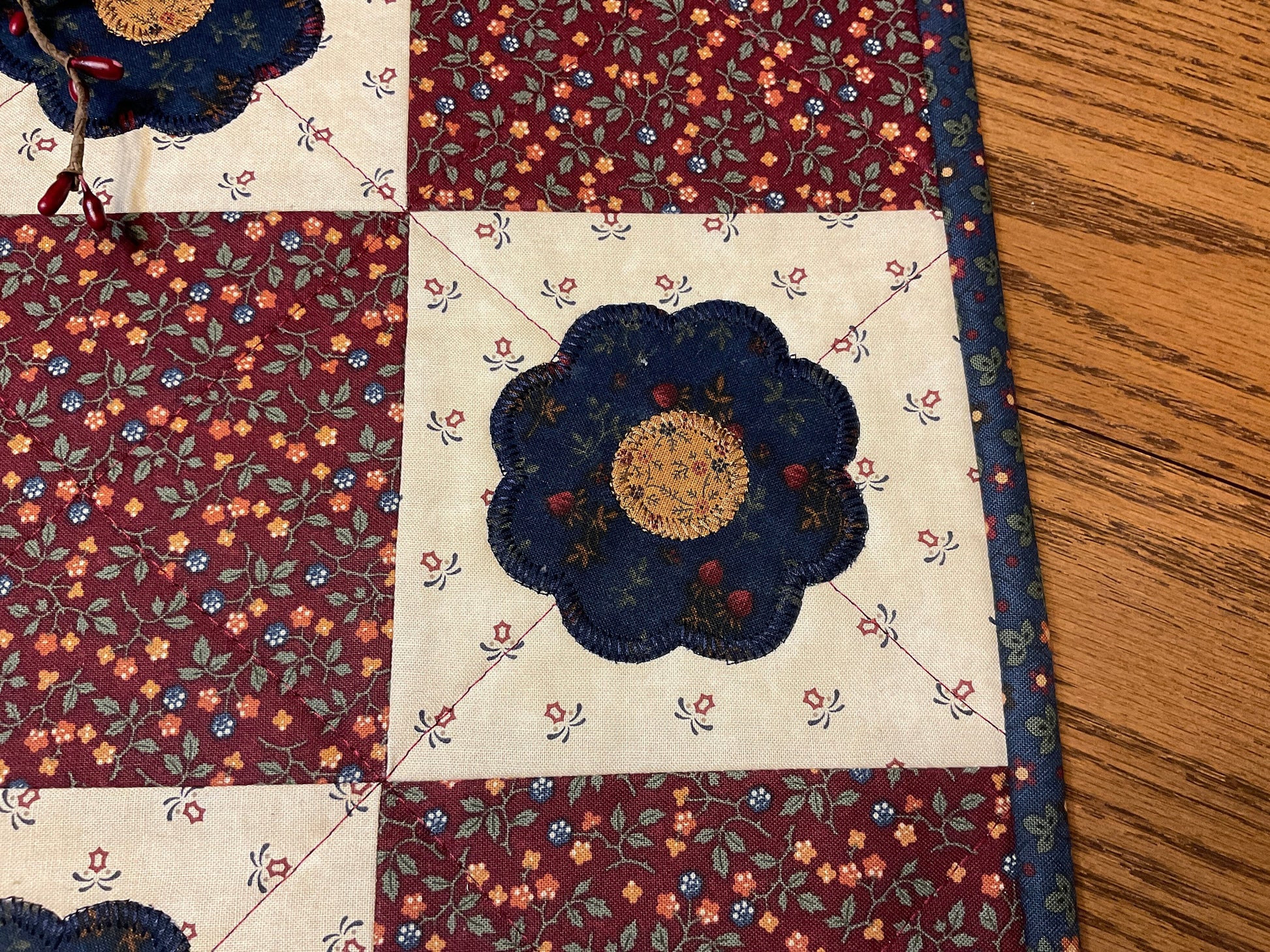Primitive Farmhouse Flower Table Topper Item #1696