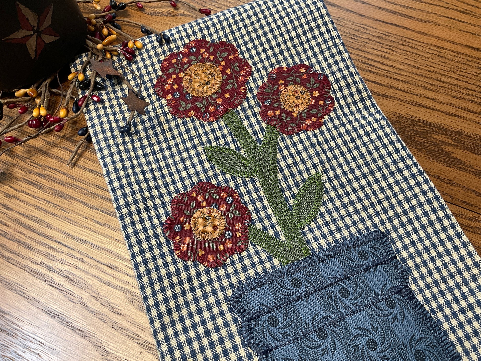 Primitive Farmhouse Spring Flowers Towel Item #1665