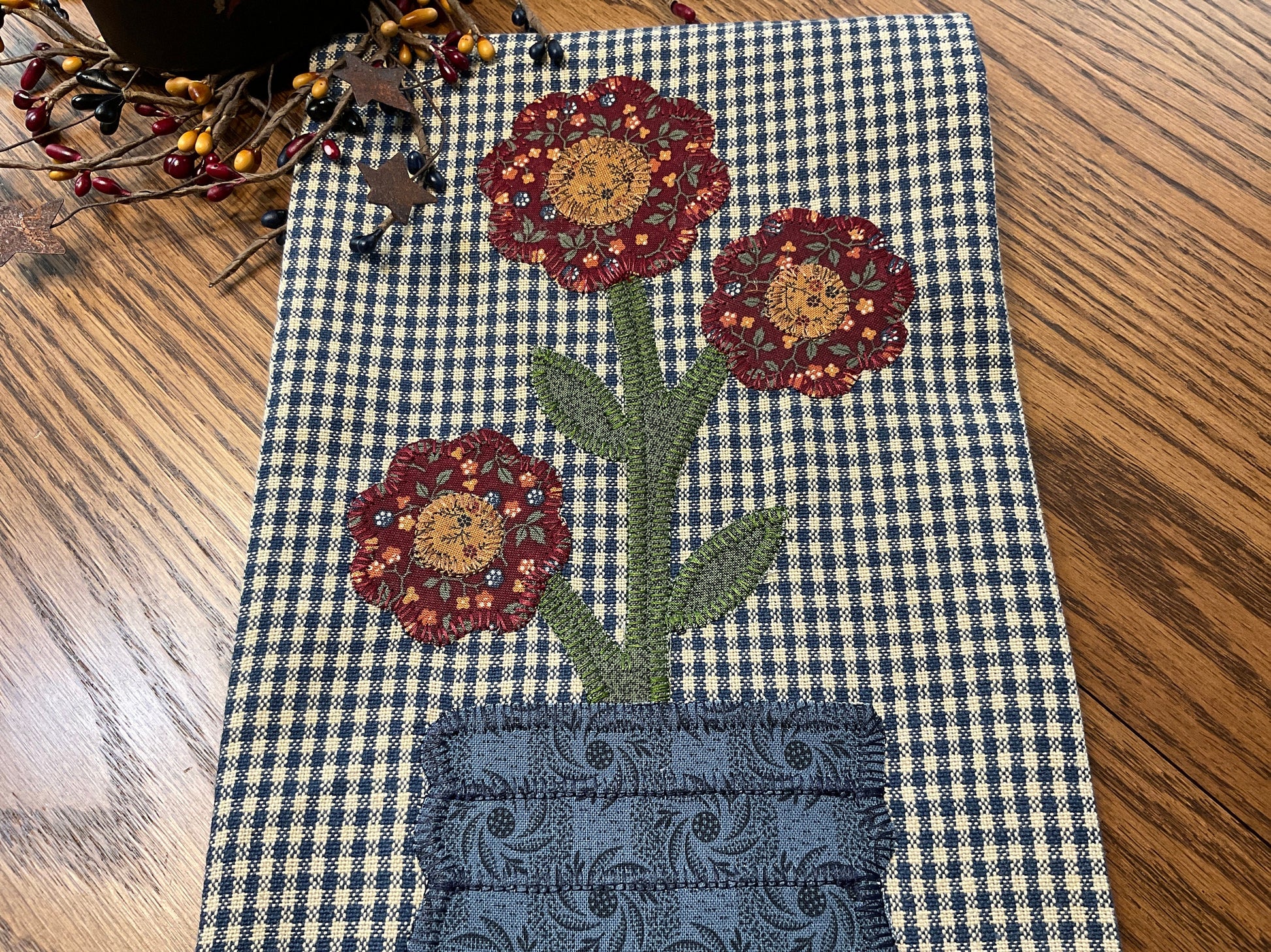 Primitive Farmhouse Spring Flowers Towel Item #1665