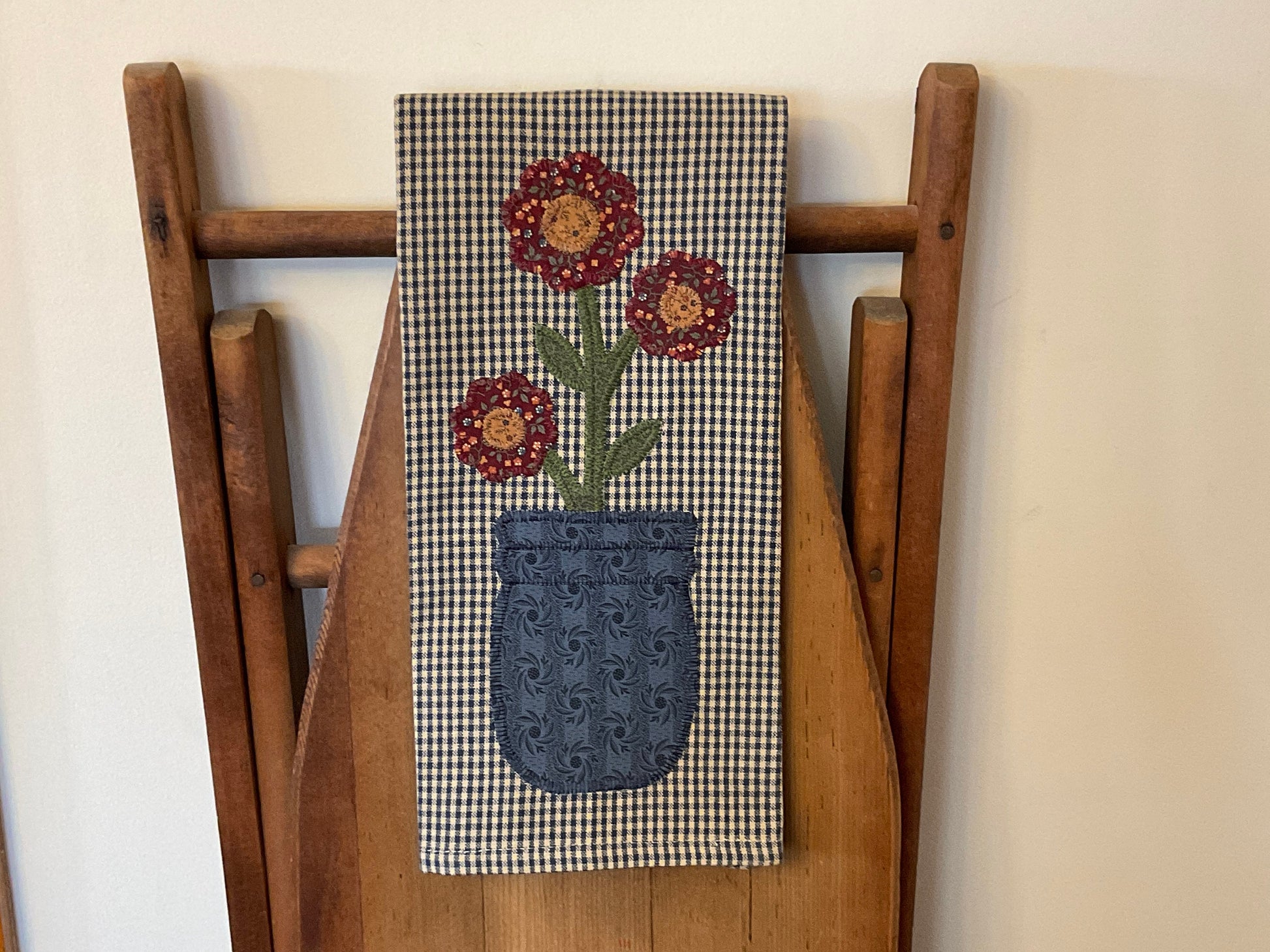 Primitive Farmhouse Spring Flowers Towel Item #1665