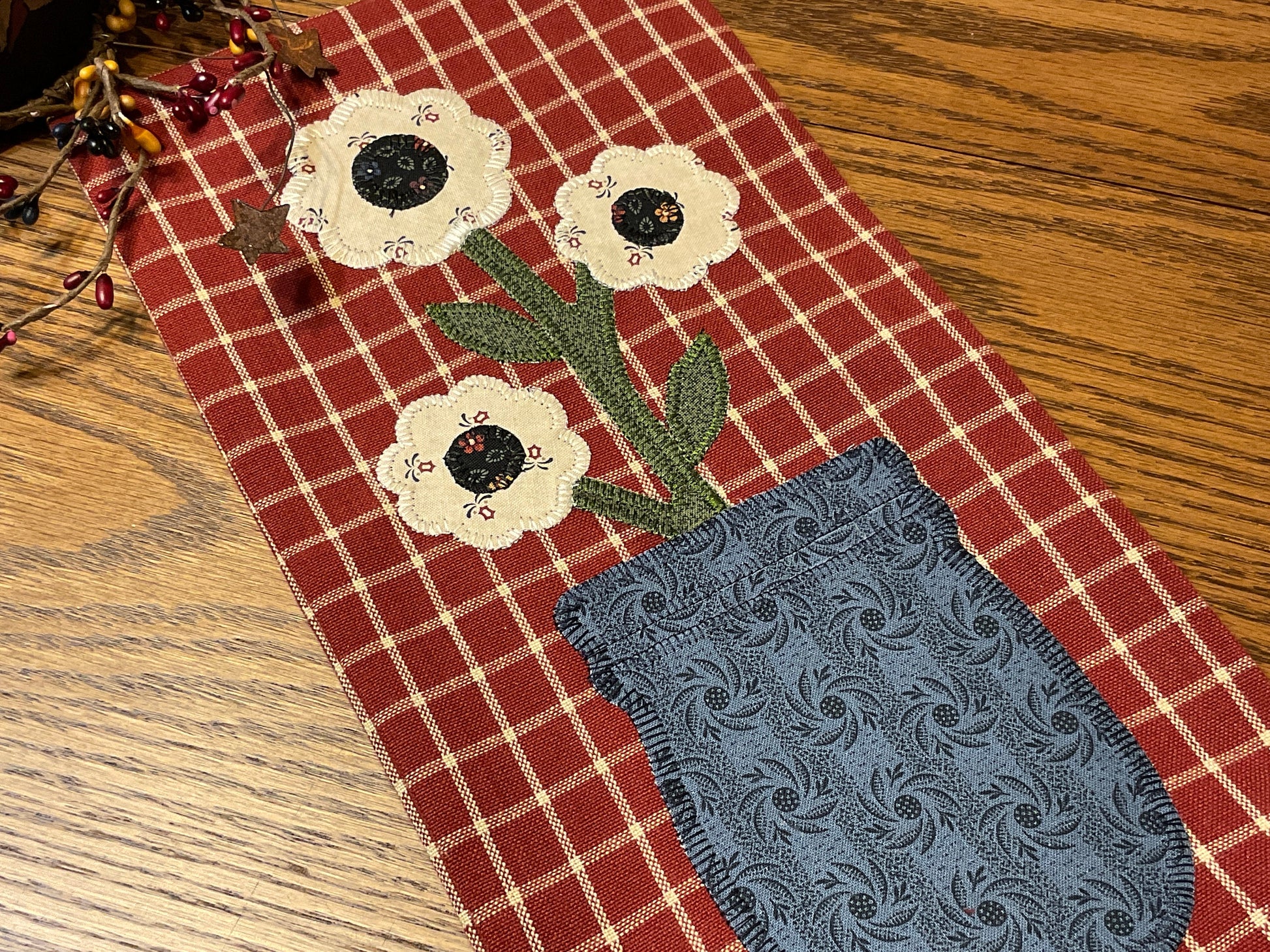 Primitive Farmhouse Spring Flowers Towel Item #1692
