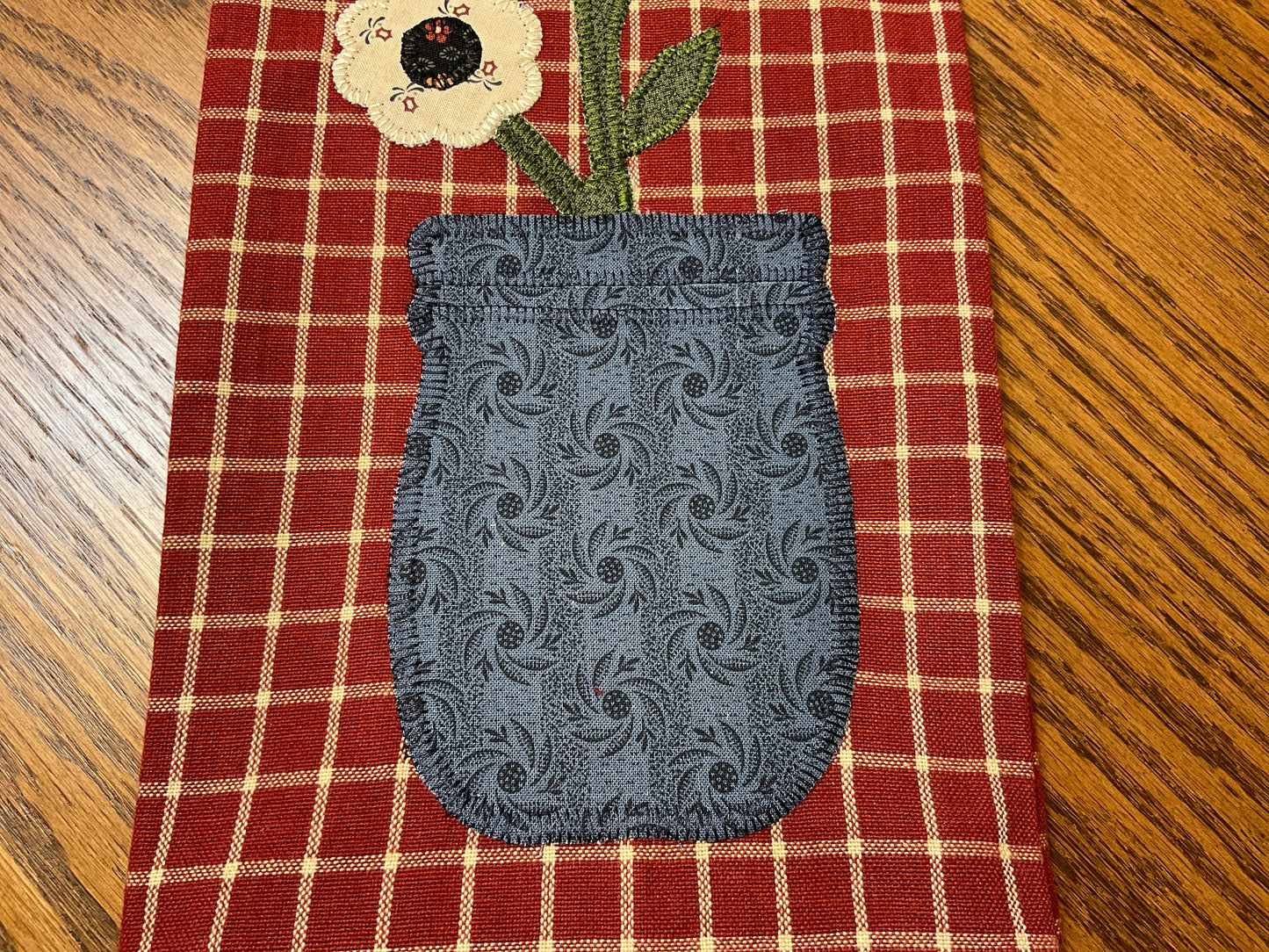 Primitive Farmhouse Spring Flowers Towel Item #1692