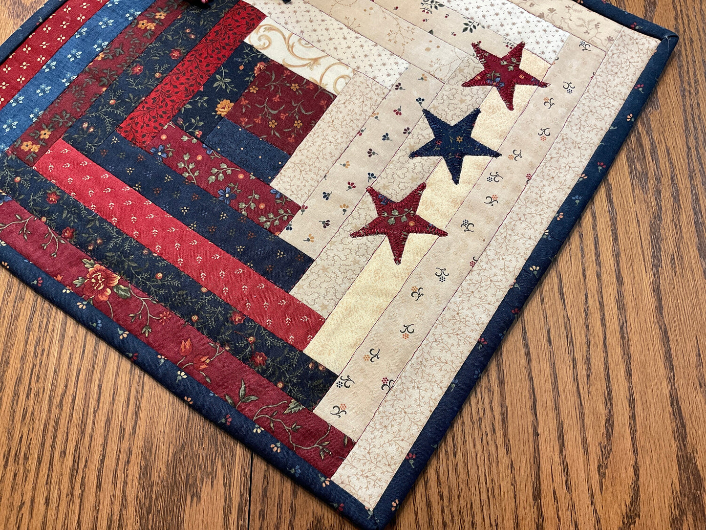 Primitive Farmhouse  Patriotic Log Cabin Table Topper Item #1697