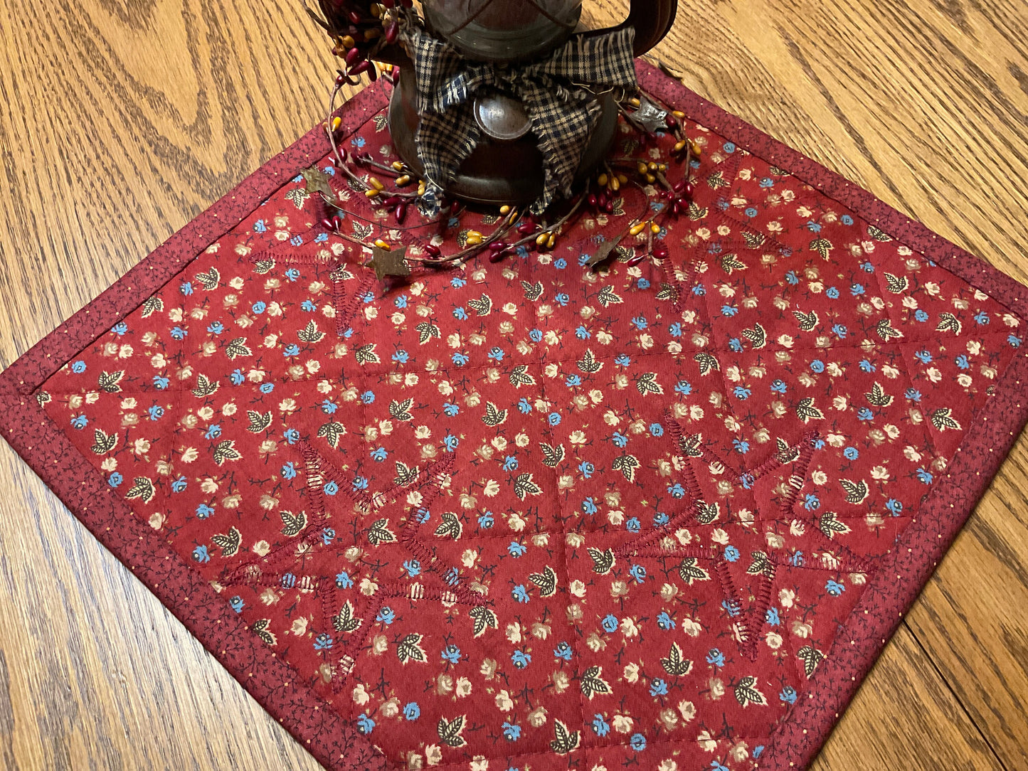 Primitive Farmhouse Americana Star Table Topper  Item # 1726