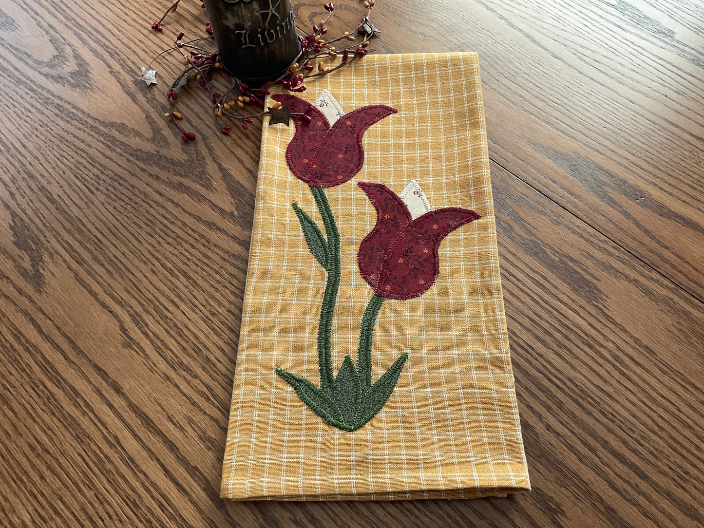 Primitive Farmhouse Tulip Towel Item #1727