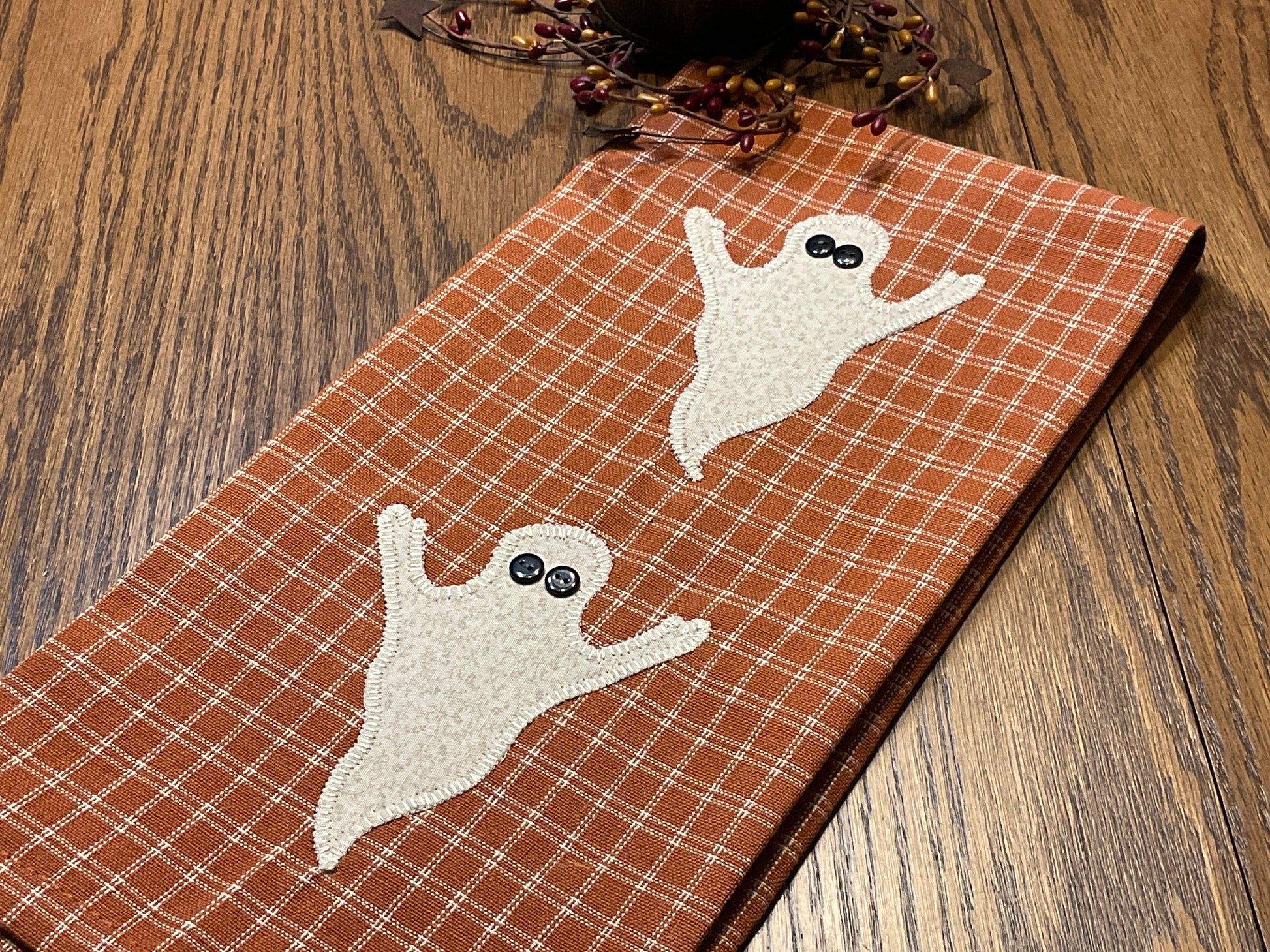 Primitive Farmhouse Ghost Halloween Towel Item #1745