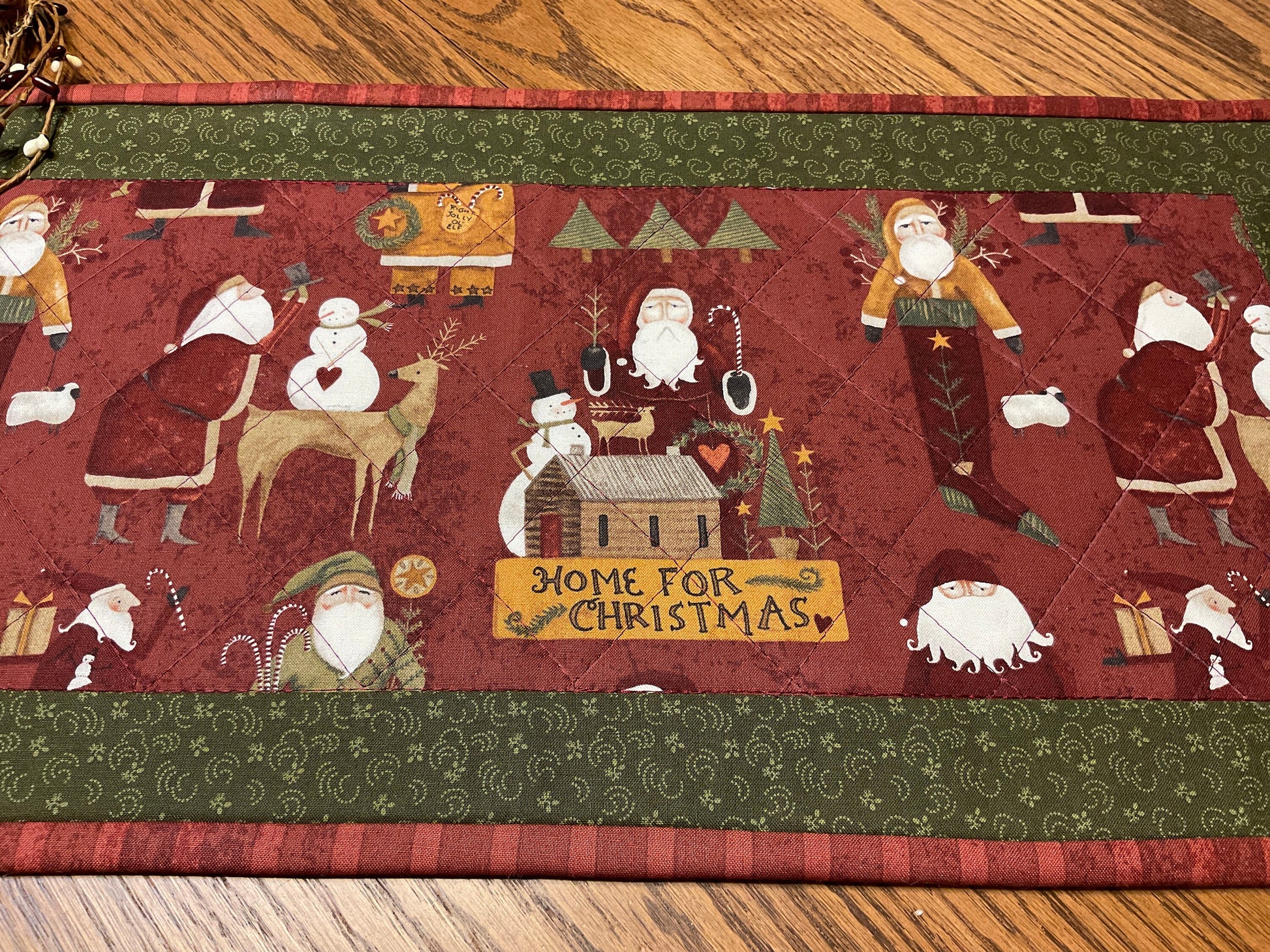 Christmas Primitive Farmhouse Santa Table Runner Item #1767