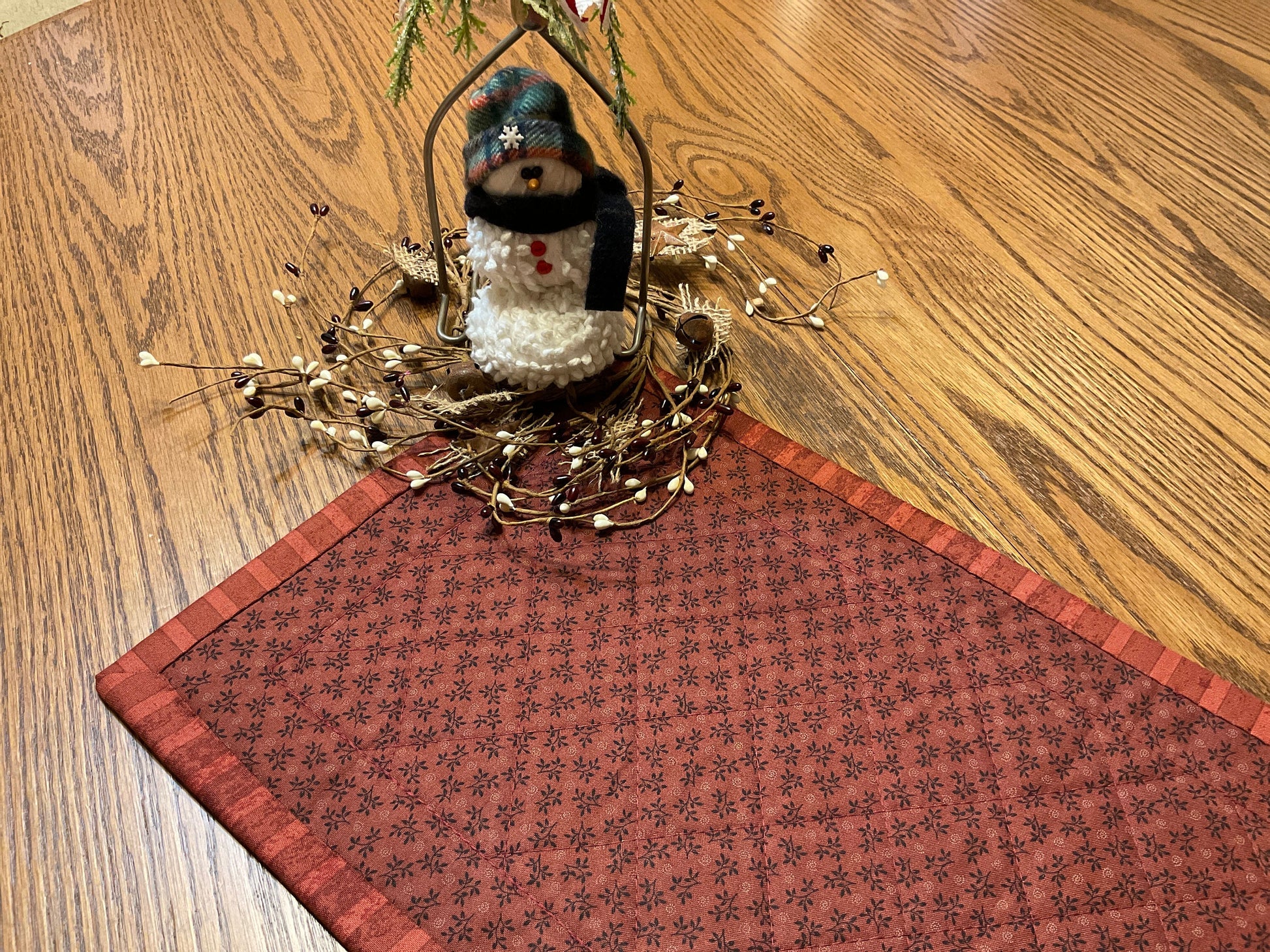 Christmas Primitive Farmhouse Santa Table Runner Item #1817