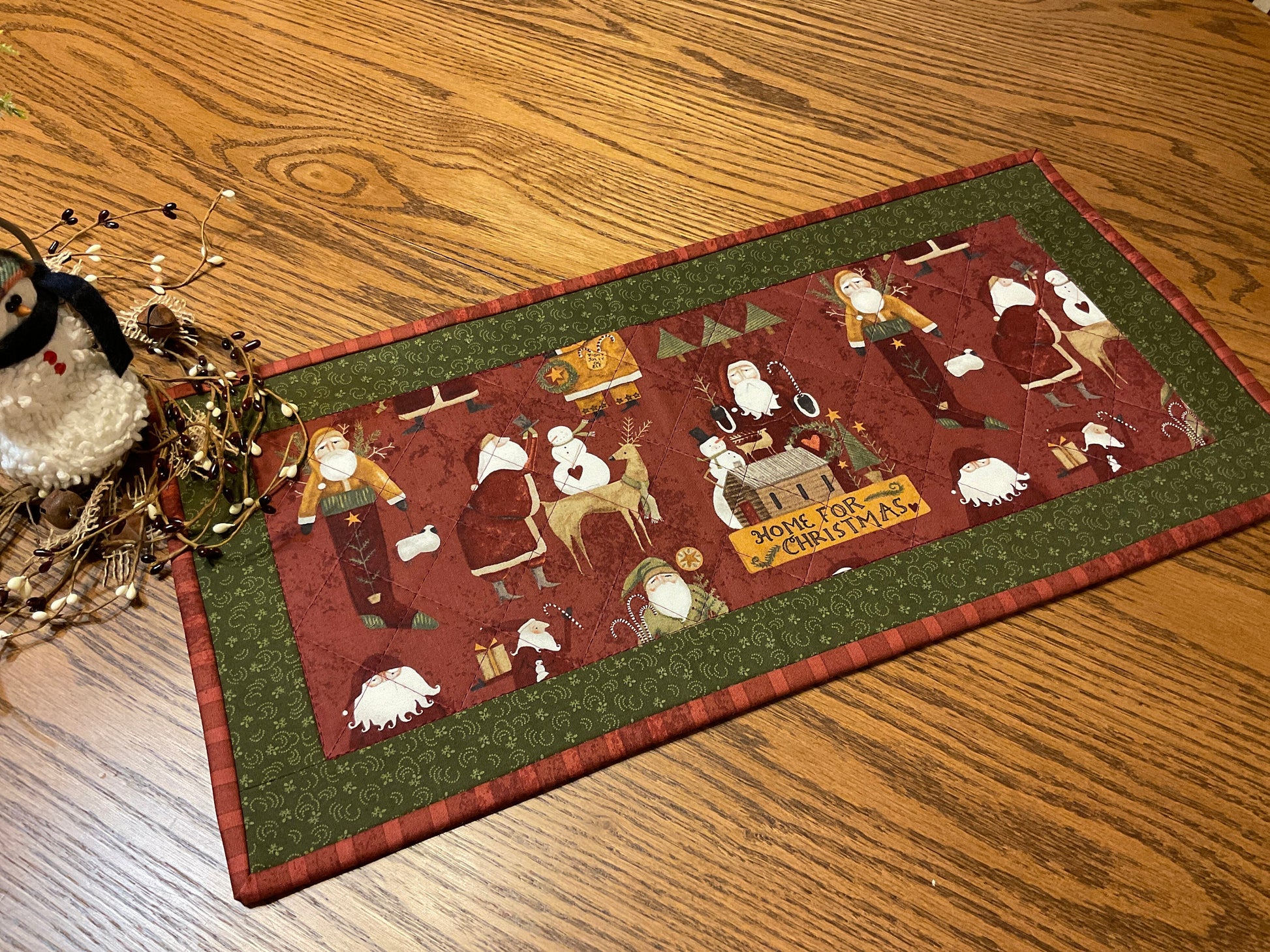Christmas Primitive Farmhouse Santa Table Runner Item #1817