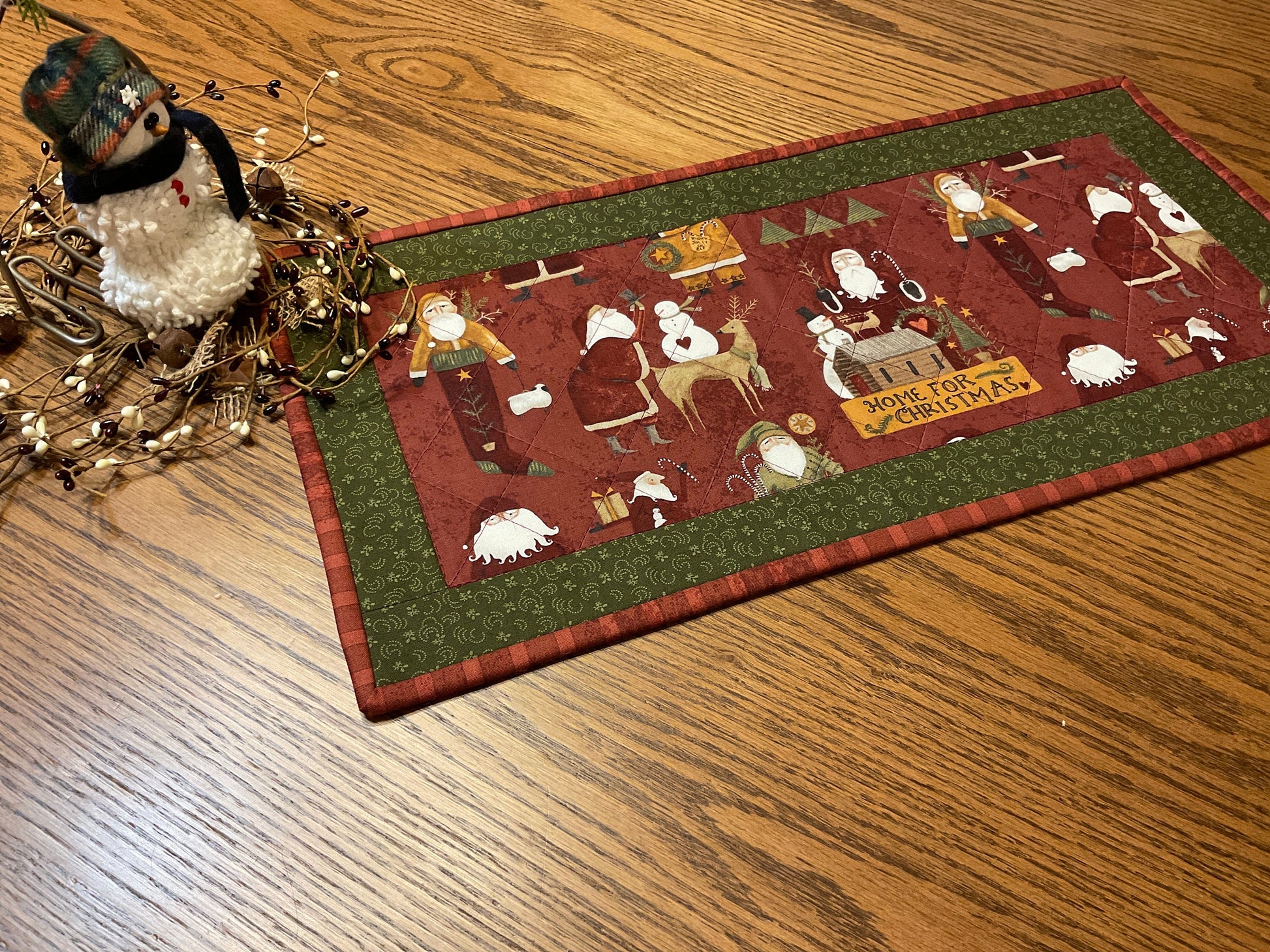 Christmas Primitive Farmhouse Santa Table Runner Item #1817