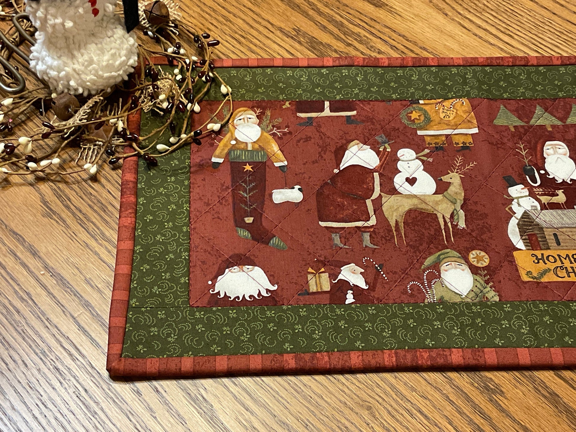 Christmas Primitive Farmhouse Santa Table Runner Item #1817