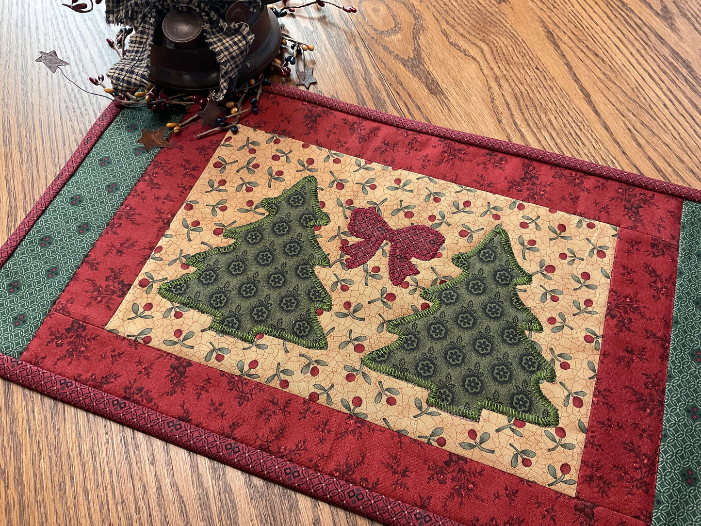 Christmas Primitive Farmhouse Table Runner Item #1785