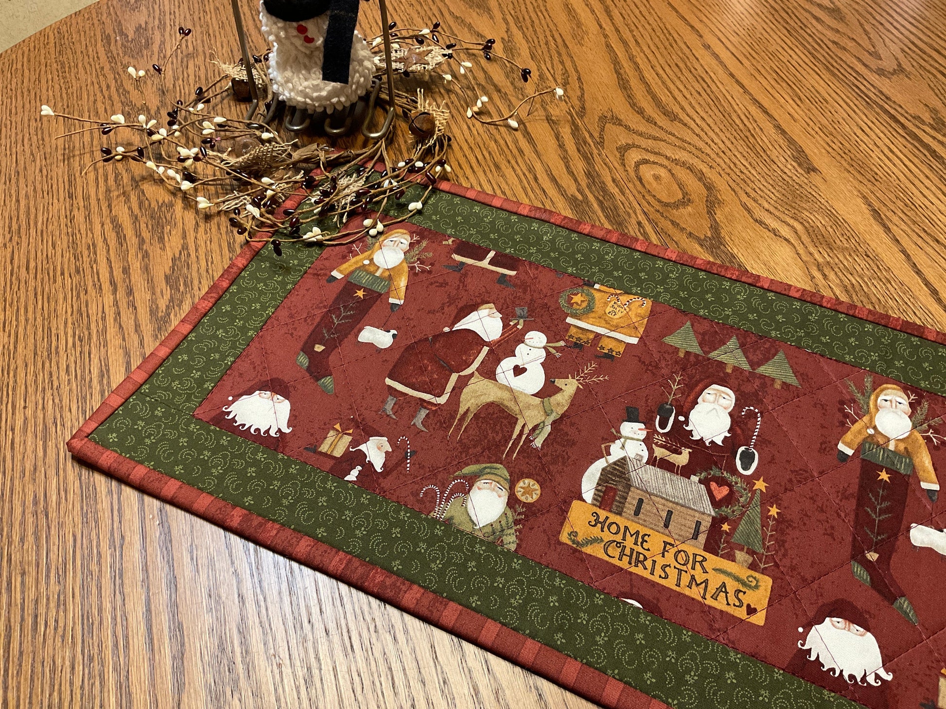 Christmas Primitive Farmhouse Santa Table Runner Item #1817