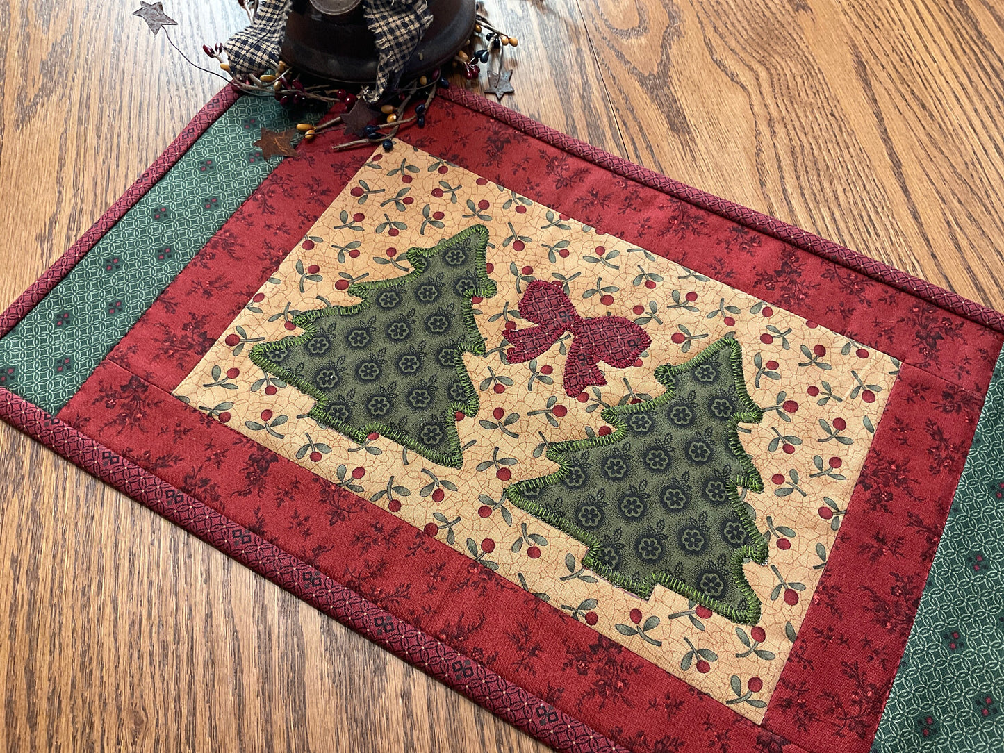 Christmas Primitive Farmhouse Table Runner Item #1785