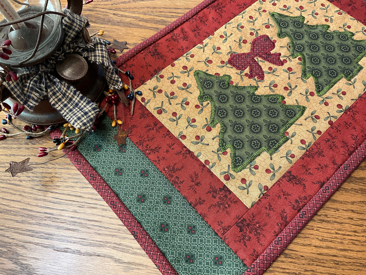 Christmas Primitive Farmhouse Table Runner Item #1785