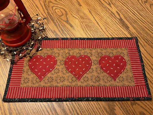 Valentine Primitive Farmhouse Heart Table Runner Item 1837