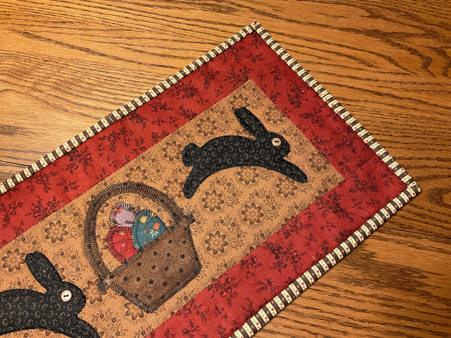 Primitive Farmhouse Easter Bunny Table Runner Item #1879